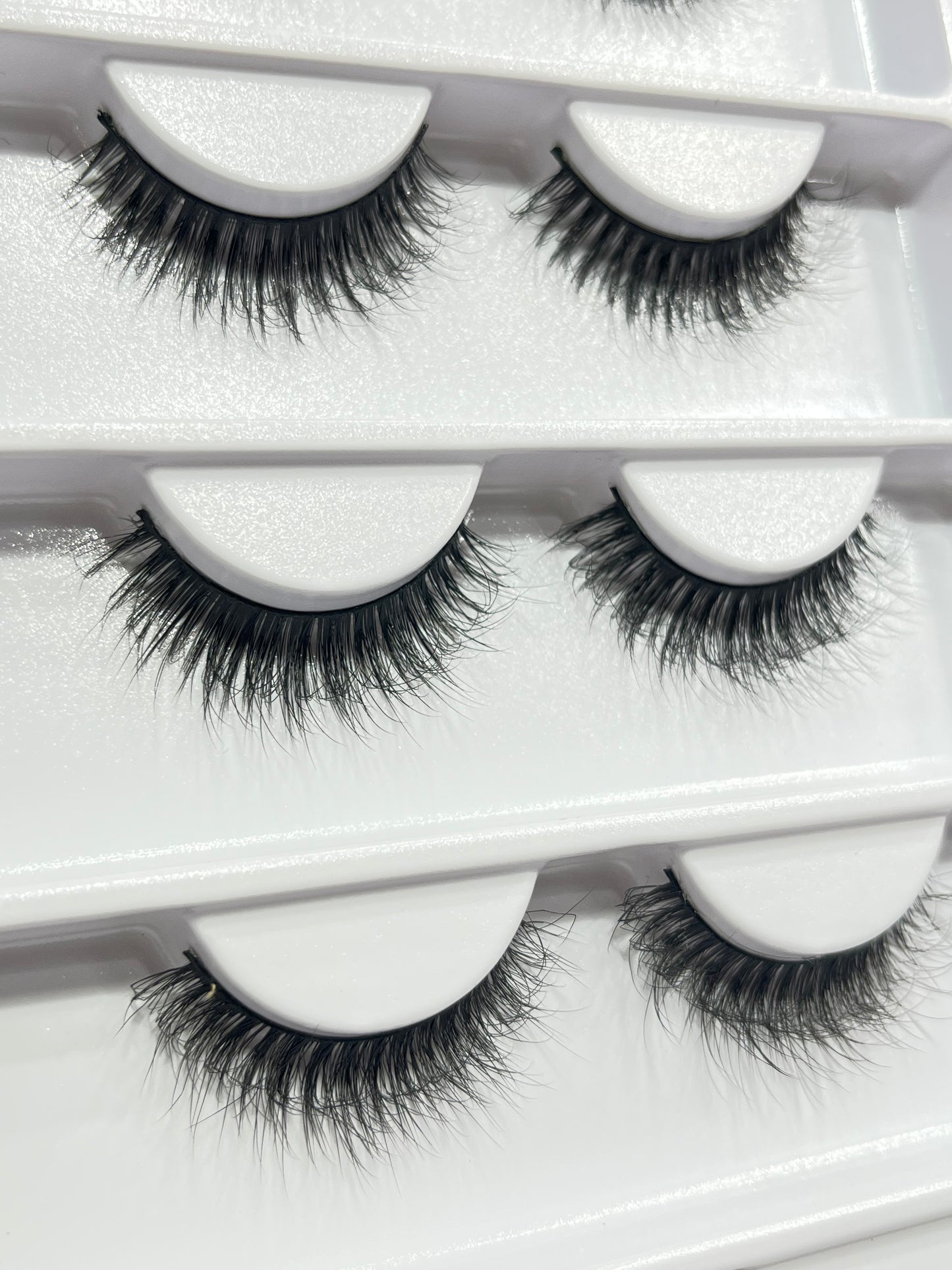 Khushi Mink Hair Lashes 16 Pair Set.