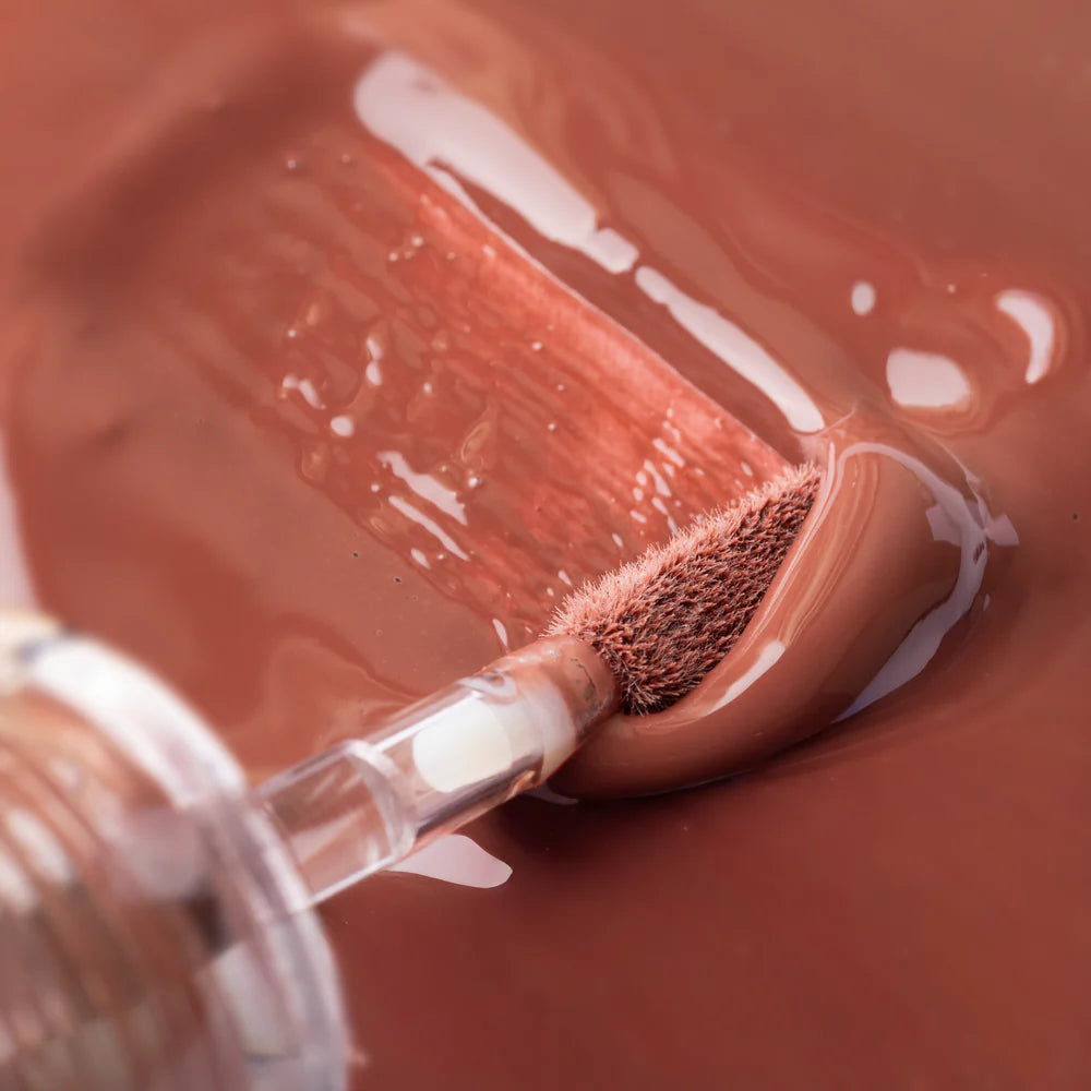 Europe Girl Lip Gloss Pro