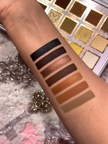 Plouise If the Crown Fits Eyeshadow Palette