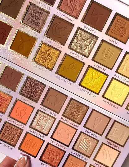 Plouise If the Crown Fits Eyeshadow Palette